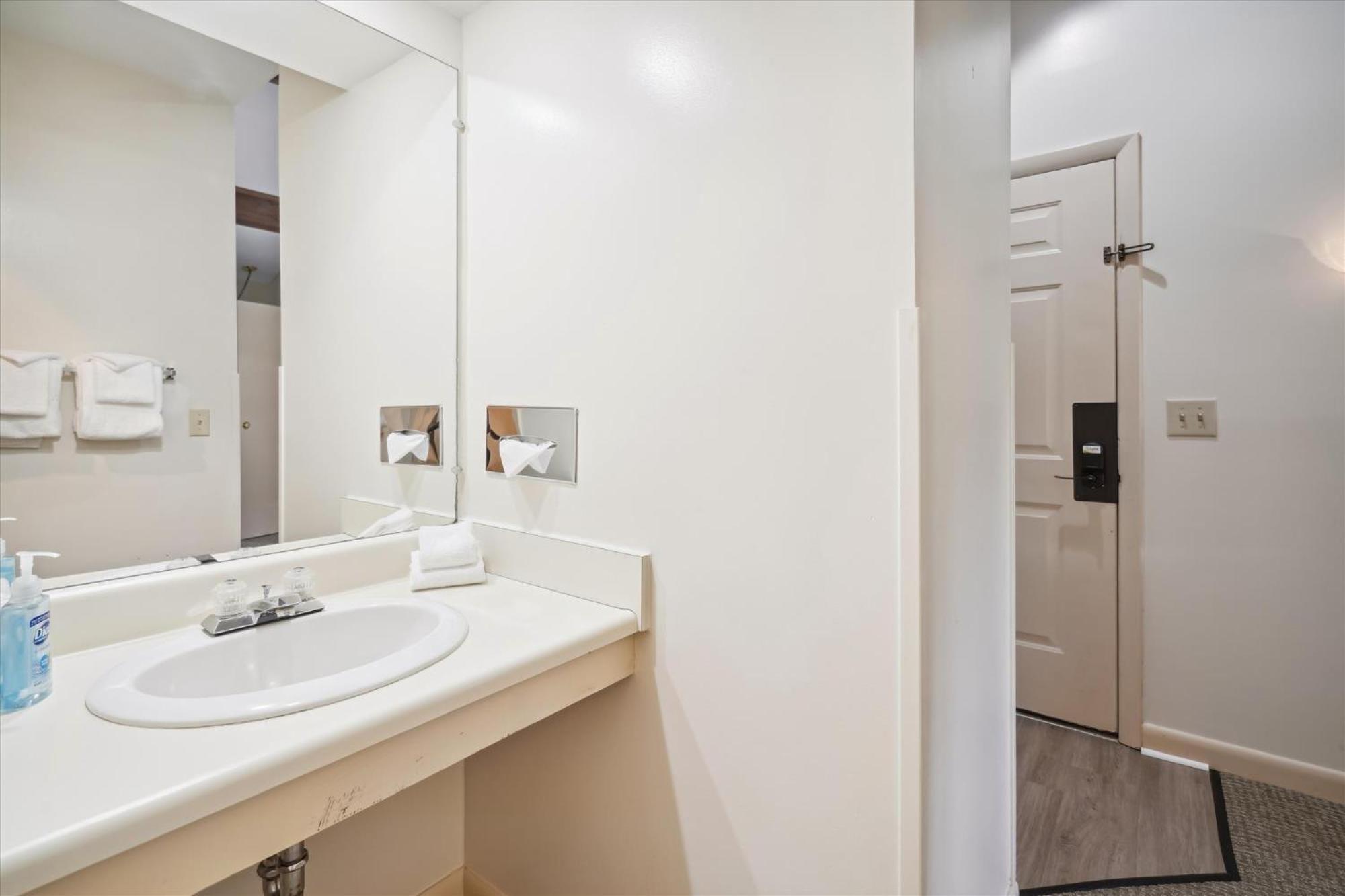 Cedarbrook Deluxe Two Bedroom Suite With Outdoor Heated Pool 21202 Киллингтон Экстерьер фото